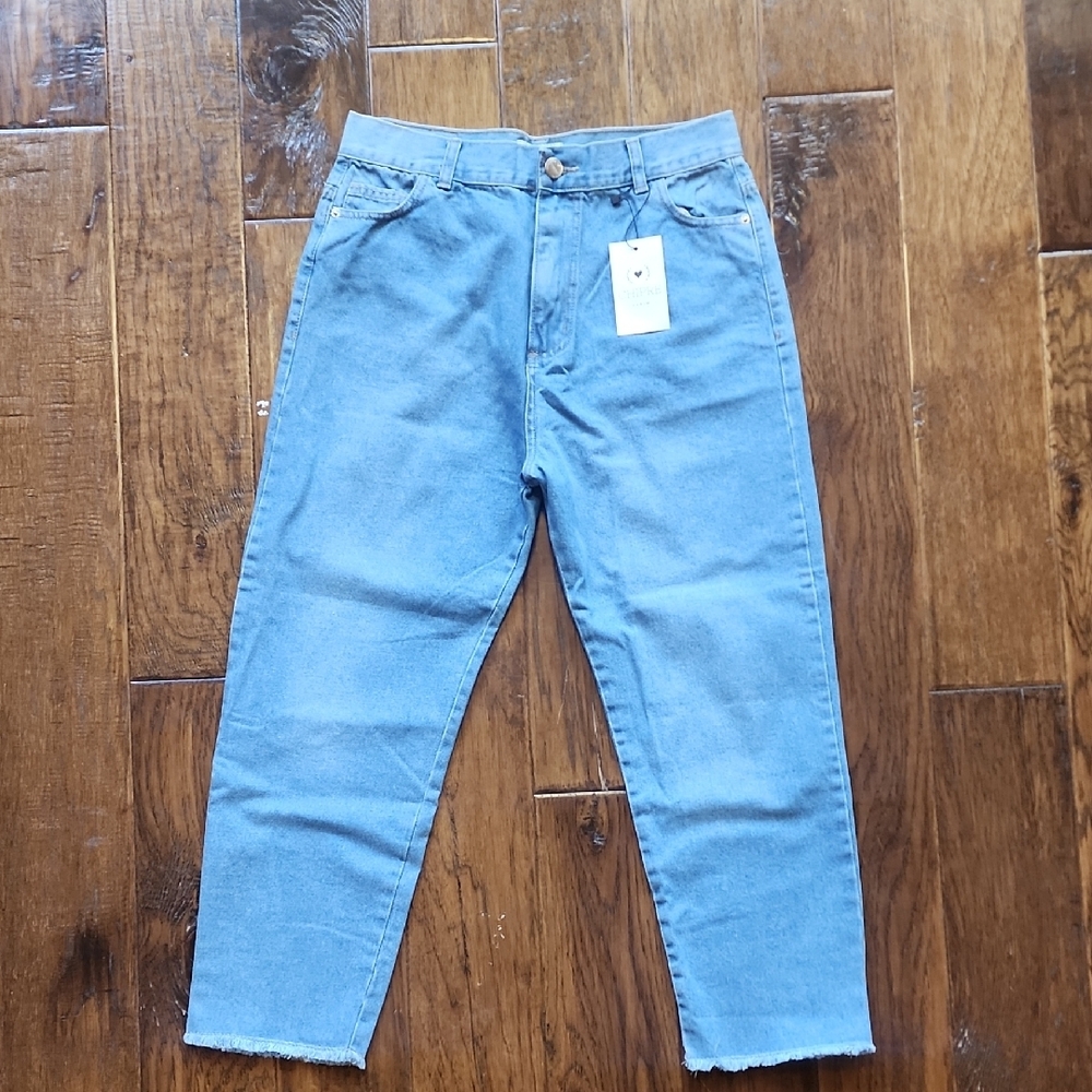 Amy High-Rise Mom Jean Chipre Denim - Picture 3 of 7